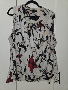 Alfani White Sleeveless Floral Surplice Top with Black & Red Print